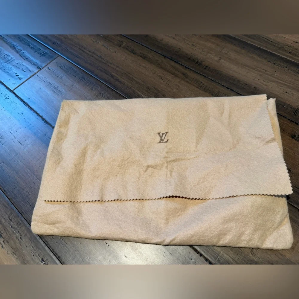 Louis Vuitton Beige Dust Cover with LV Logo 15x10